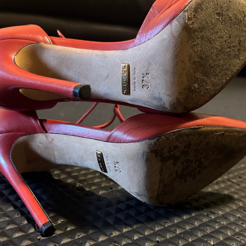Gucci Red Pointed-Toe T-Strap Stiletto Heels - Picture 4 of 5